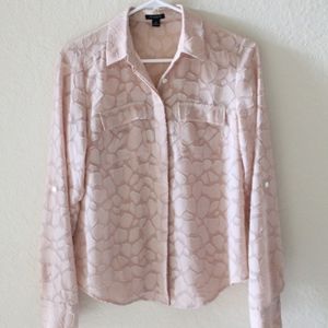 ANN TAYLOR NUDE BUTTON DOWN